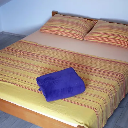 By The Sea Krk - 5399 Apartman Krk Town