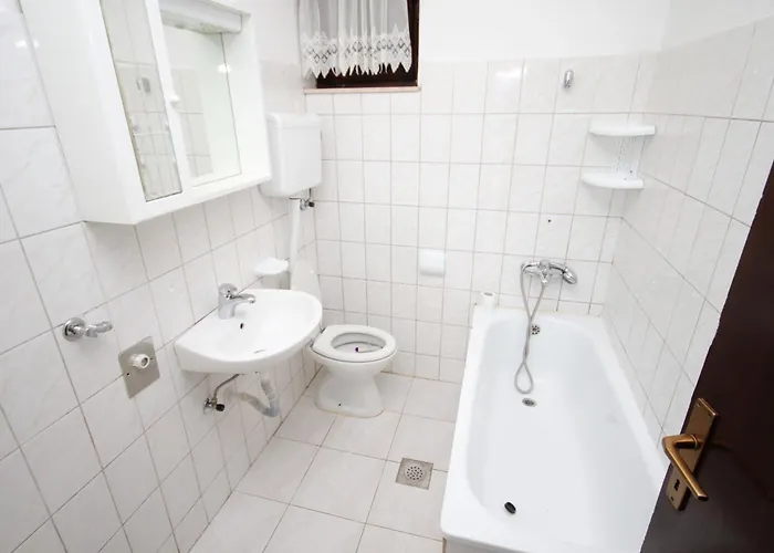 Appartement By The Sea Krk - 5399
