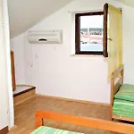 Apartmán By The Sea Krk - 5399 Krk Town